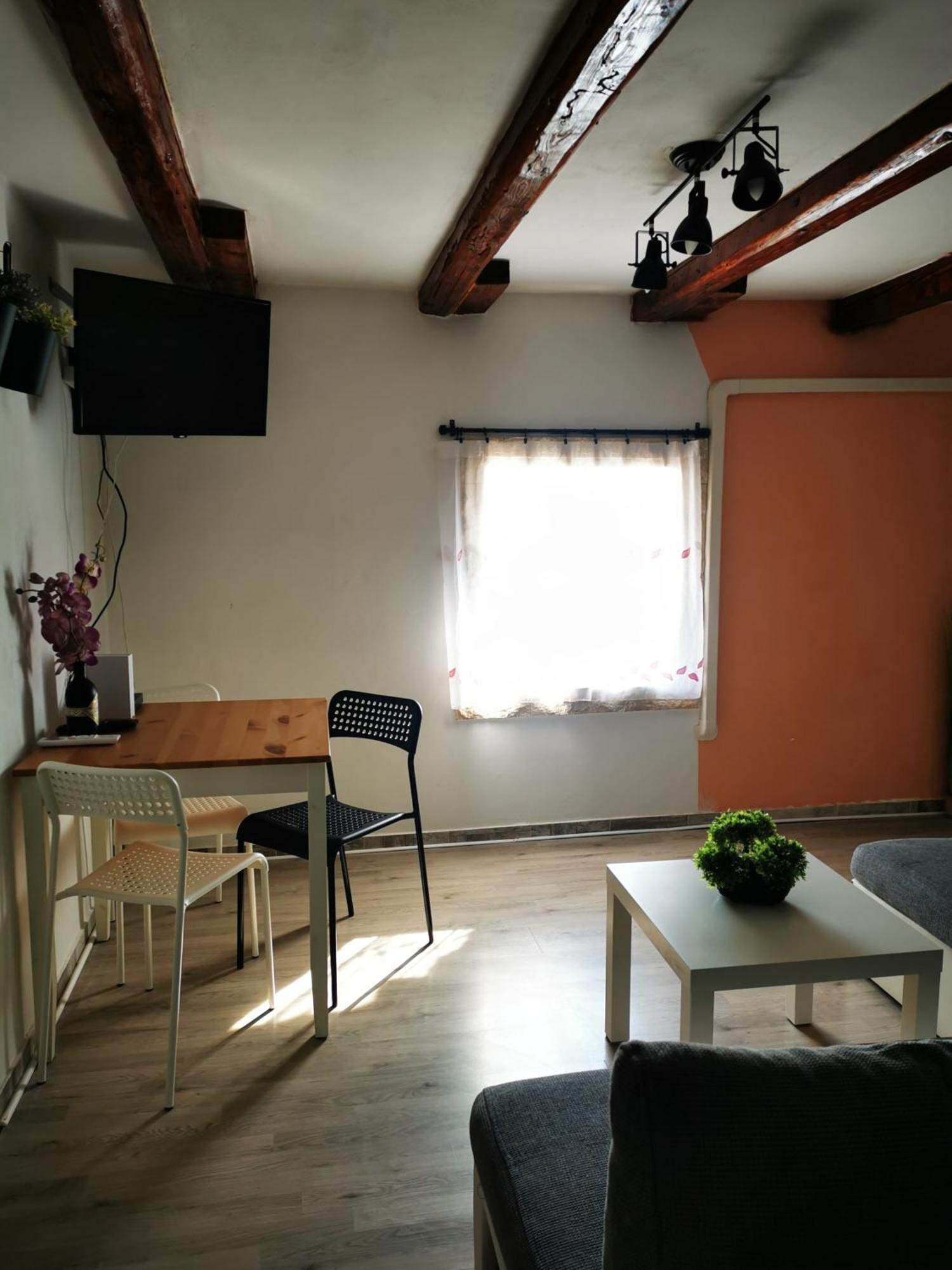 Attica Apartment Пула Екстериор снимка