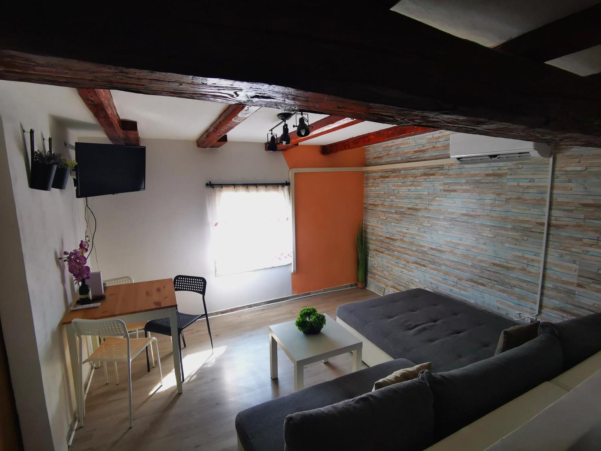 Attica Apartment Пула Екстериор снимка