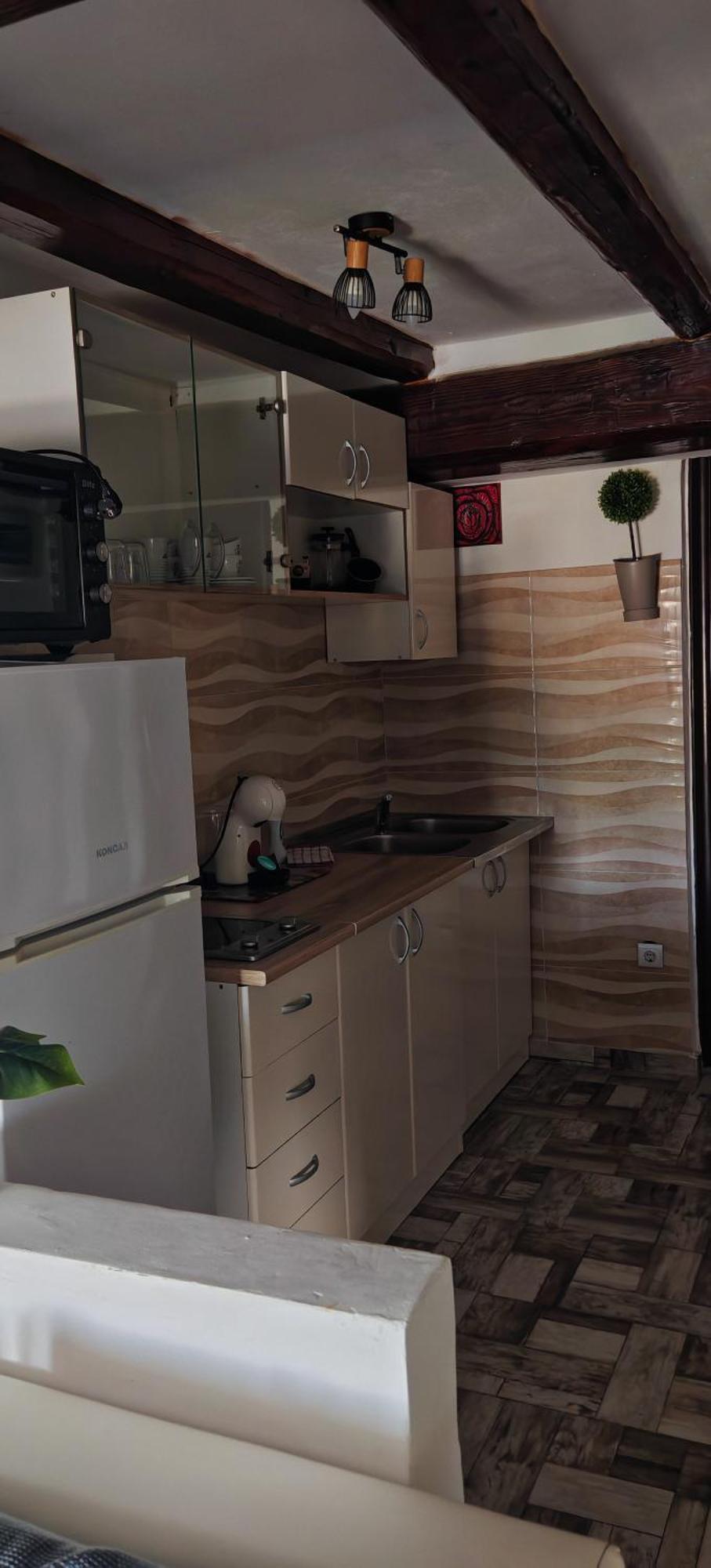 Attica Apartment Пула Екстериор снимка